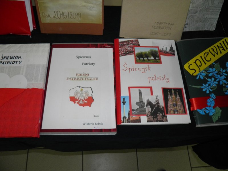 Wystawa - Śpiewniki Partiotyczne